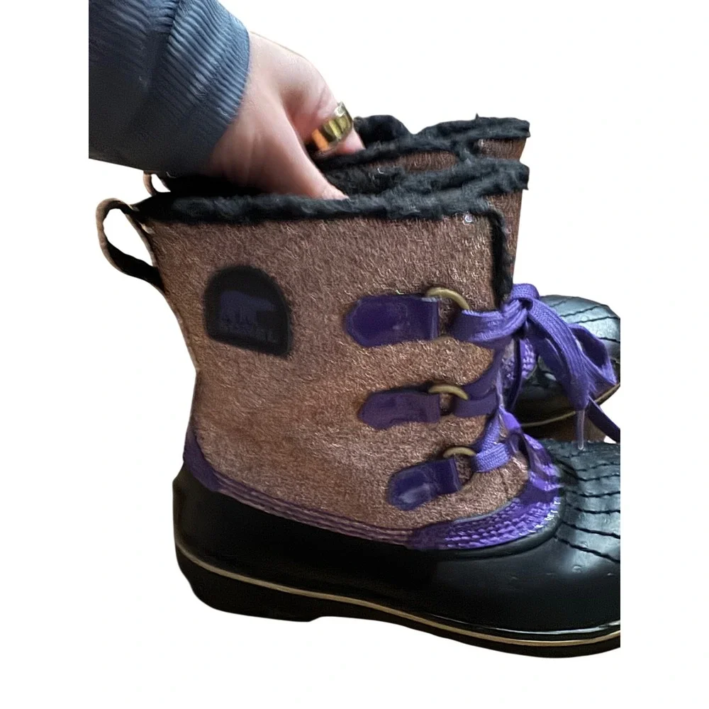 Sorel Kids Waterproof Winter Boots‎ Purple Glitter Insulated Snow Size 2